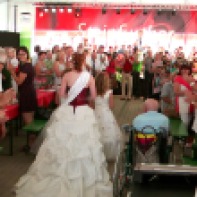 Einzug der Rosenkönigung bei der Eröffnungsfeier zum Steinfurther Rosenfest 2014
